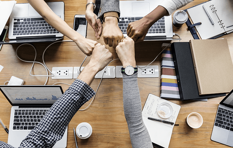 Логотип Онлайн‑пространство для работы: один за всех и все за одного